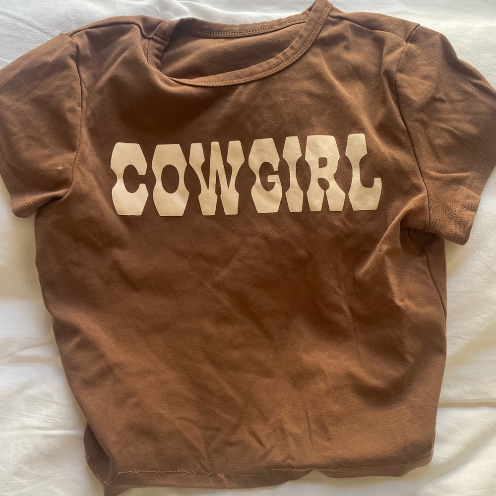 Cropped graphic tee